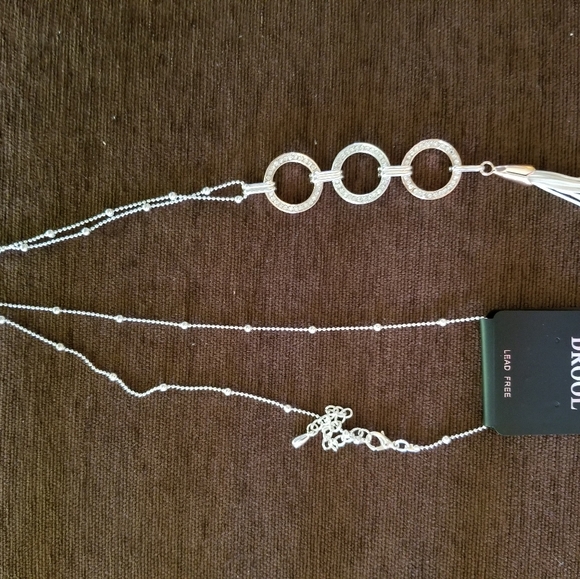 Silver loop necklace - Picture 2 of 2